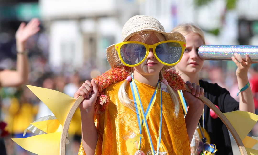 Bunter Festzug