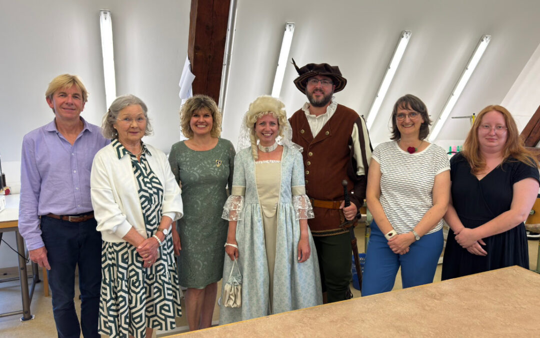 Zwei neue historische Kostüme für den Festzug 2025